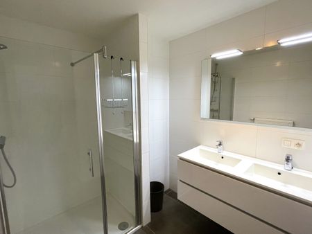 Welgelegen appartement met twee slaapkamers en autostaanplaats - Foto 4