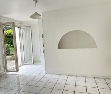 Location Appartement 1 pièce 30m² LYON 7ème - Photo 2