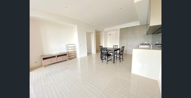 Modern 2 Bedroom Apartement in Zetland Available Now! - Photo 1