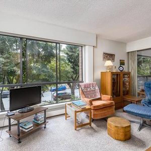 Kitsilano 2 bed 2 bath amazing location!! - Photo 3