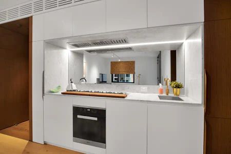 “Luxurious Fully Furnished Apartment in the Prestigious Quay Quarter” - Photo 4