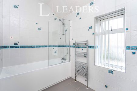 3 bedroom house to rent Newlands Avenue, Southampton, SO15 - Photo 4