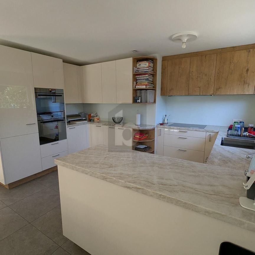 LICHTDURCHFLUTET MIT CHEMINÉE UND GARTEN - Foto 1