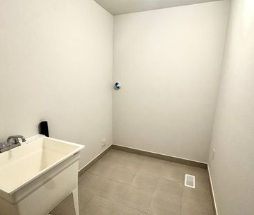 For Lease - 3059 Turtlecreek Place, Pickering, Ontario - Photo 3