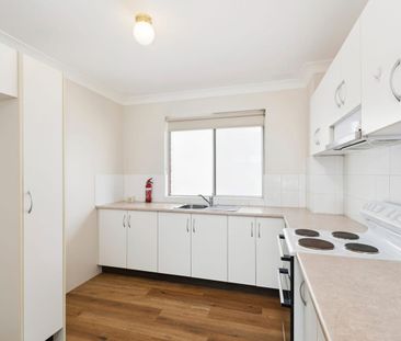 Top Floor Unit! - Photo 4