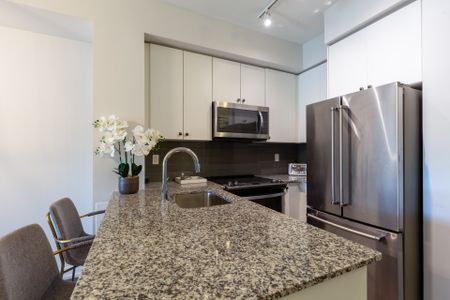 For Lease - 555 William Graham Drive Unit# 114, Aurora, Ontario - Photo 2