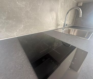 UP TO 3 MONTHS FREE – 1.5 RENOVATED LOCAL IN COLDERIO - Photo 2