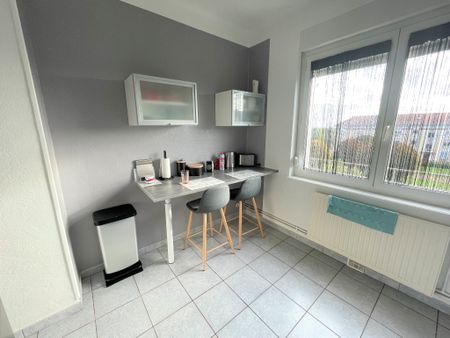Location Appartement 5 pièces 74m² - Photo 5