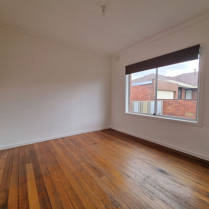 2 Bedroom Unit - Walk to Central Clayton - Photo 1