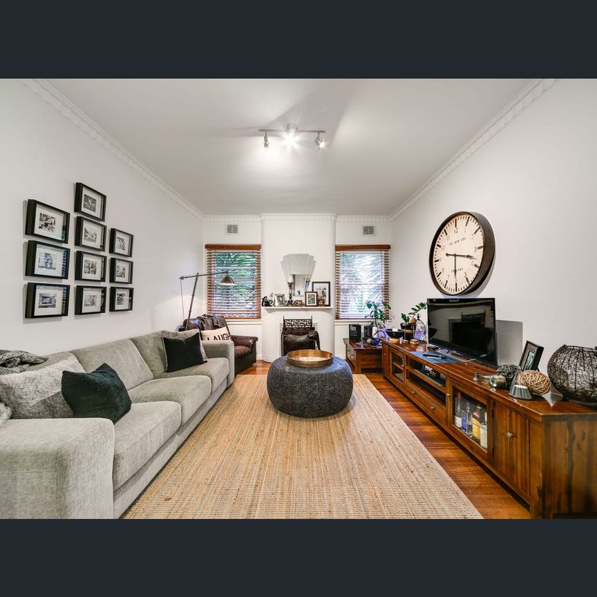 1/7 Robertson Avenue, St Kilda, Vic 3182 - Photo 1