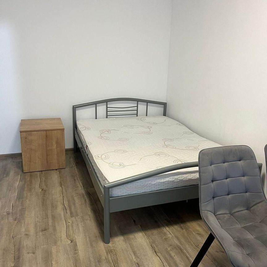De închiriat apartament 1 cameră – Oradea, str. Slatinei - Fotografie 1