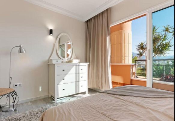 Middle Floor Apartment in Nueva Andalucía - Foto 1