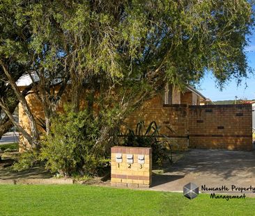 2/2 Bonarius Street, Warners Bay - Photo 3
