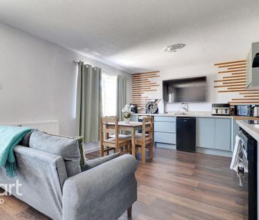 1 bedroom in a house share to rent - Photo 3