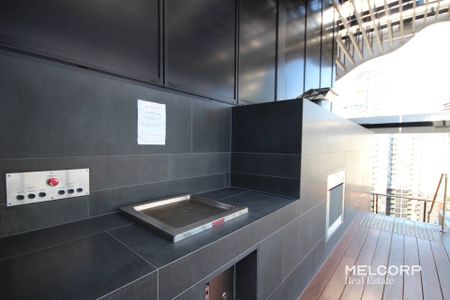 SWANSTON SQUARE 2-BEDROOM, 1 BATHROOM - FURNISHED APARTMENT - Photo 2