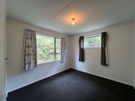 Wainuiomata 3 Bedrooms - Photo 5