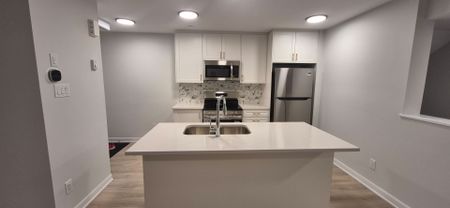 For Lease - 401 Glenroy Gilbert Drive Unit# 8, Barrhaven, Ontario - Photo 5