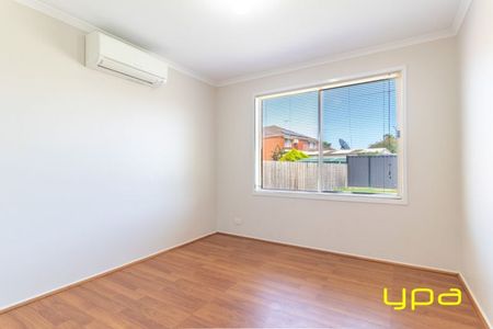 Tradies Delight - Double Door Side Access To Rear - Photo 4