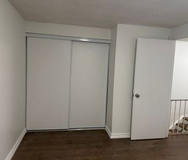 For Lease - 22 Hazelglen Court, Brampton, Ontario - Photo 1