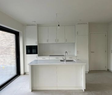 Zeer ruime moderne halfopen nieuwbouwwoning met tuin/terras en garage - Foto 3