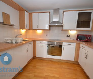 2 bed Flat for Rent - Photo 1
