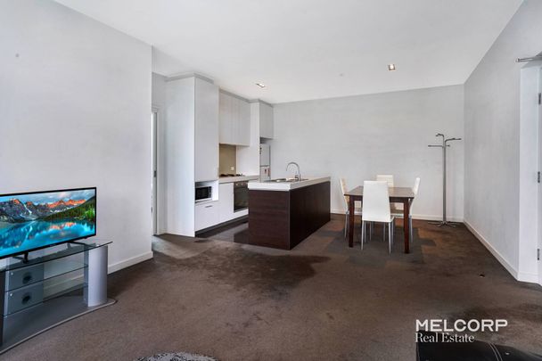 SPACIOUS 2-BEDROOM APARTMENT - FURNISHED - Photo 1