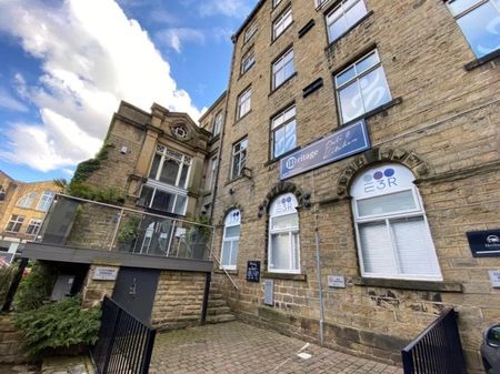 Plover Road, Lindley, Huddersfield £695 pcm ⓘ The monthly or weekly payment required by the landlord. Read our glossary page , 1 bedroom, apartment - conversion, to let * Tenant info - Photo 2