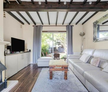 3 bedroom semi-detached house to rent - Photo 5