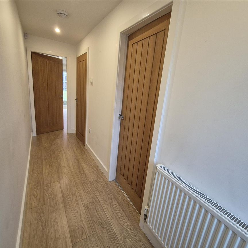 2 Bed House - Photo 1
