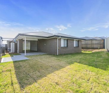 3 Bedroom Low Maintenance Duplex - Photo 2