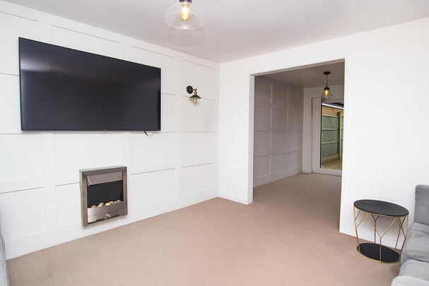 3 bedroom semi-detached house to rent - Photo 1