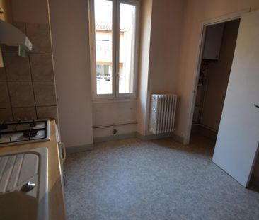 Location Appartement 2 pièces 41m² AUBENAS 07200 - Photo 2