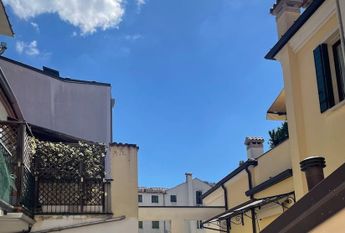 Via SantAgnese, Padova, Veneto 35139