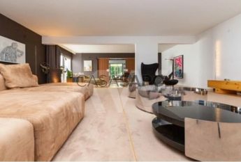 Moradia T4 para alugar em Almada