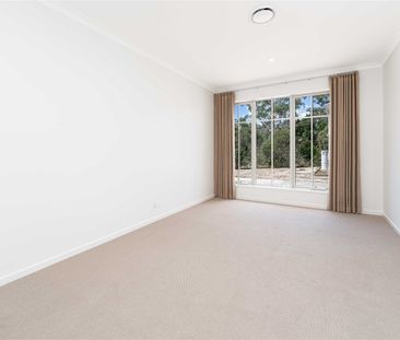 Brand New 5-Bedroom Luxury Home with 5.5 Bathrooms in Carindale | L... - Photo 1
