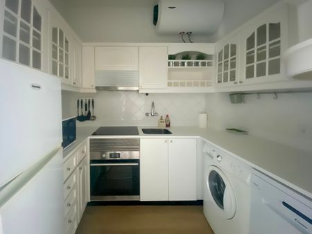 Spacious one-Bedroom unfurnished apartment in Bairro do Rosario, Cascais - Photo 5