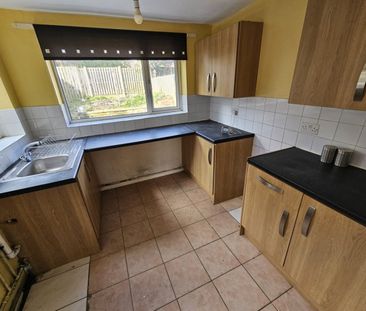 2 bed Terraced - To Let - Photo 4