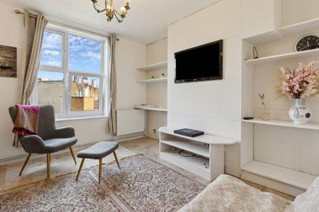 3 bedroom flat to rent - Photo 5
