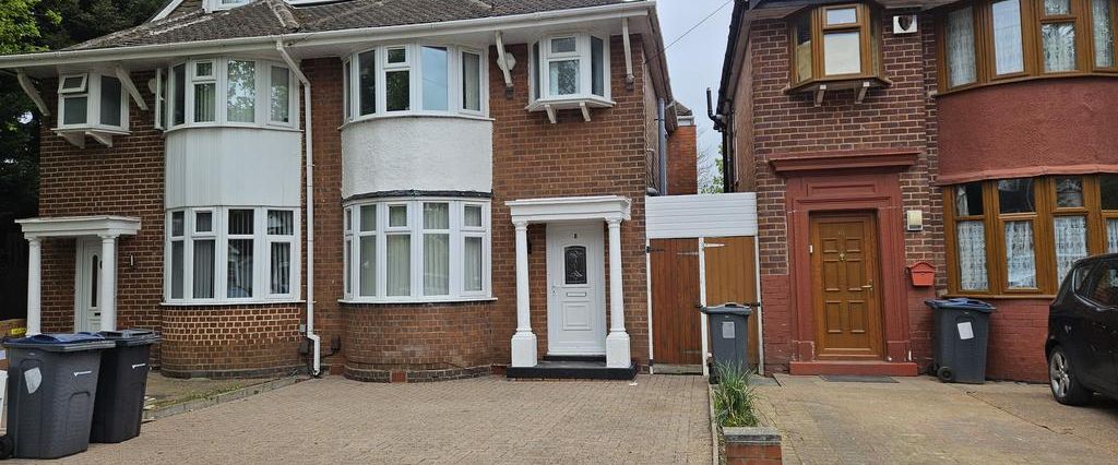 3 bedroom semi-detached house to rent - Photo 1