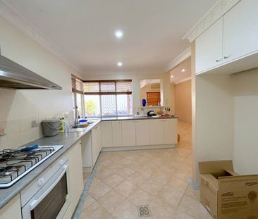 Beautifully Presented 4-Bedroom Family Home in Maylands - Photo 6