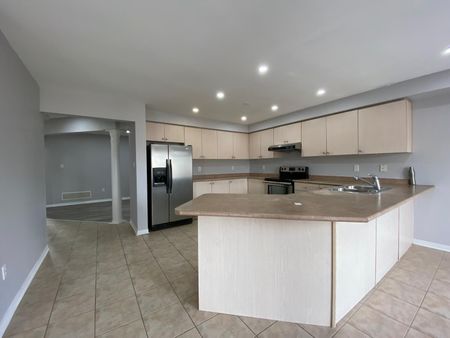 For Lease - 96 Luella Crescent, Brampton, Ontario - Photo 3
