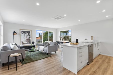 Brand new four bedroom Durie HIll home - Photo 3