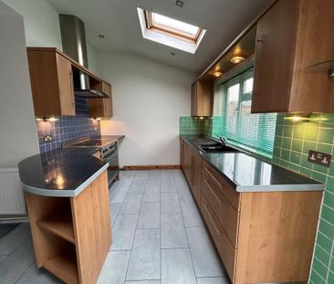 3 bedroom semi-detached house to rent - Photo 6