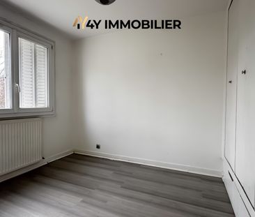 Location Appartement 3 pièces 50m² ST MARTIN D HERES 38400 - Photo 2