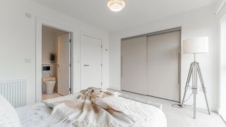 4 bedroom semi-detached house to rent - Photo 4