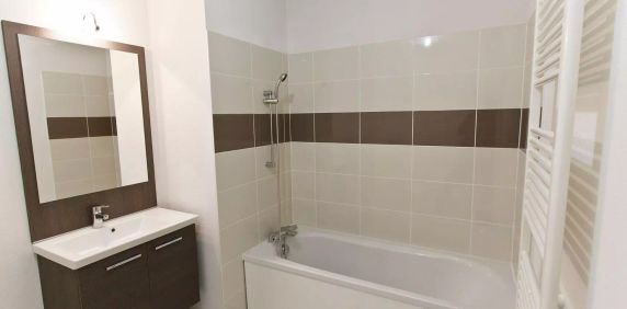 location Appartement T4 DE 96.18m² À BORDEAUX - Photo 2