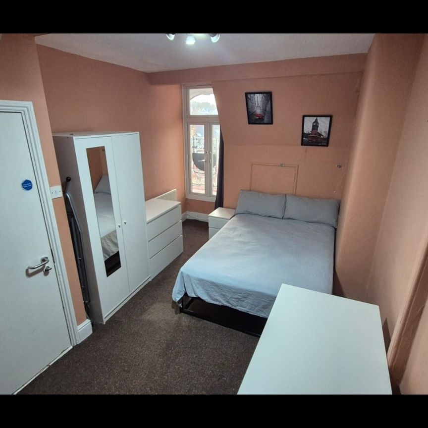 Room in a Shared Flat, Tottenham Lane, N8 - Photo 1