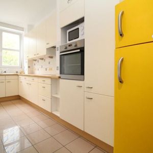 Appartement te huur in Ukkel voor € 1.375 met 2 slaapkamers - Foto 2