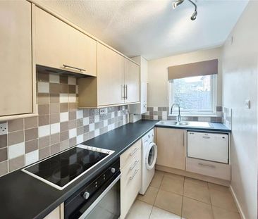 1 bedroom semi-detached house to rent - Photo 2
