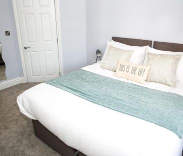 South Cliff Avenue, Eastbourne - Photo 4